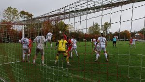 Jelto Müller trifft in dieser Szene zum 3:3.