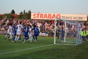 Kickers Emden gegen den SV Meppen